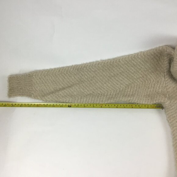 XOXO, Sweater - Picture 11 of 13